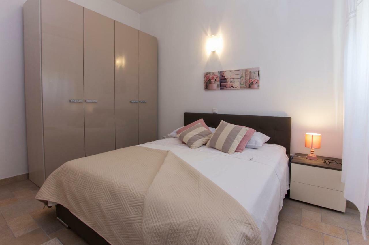 Apartment Ema 扎达尔 外观 照片